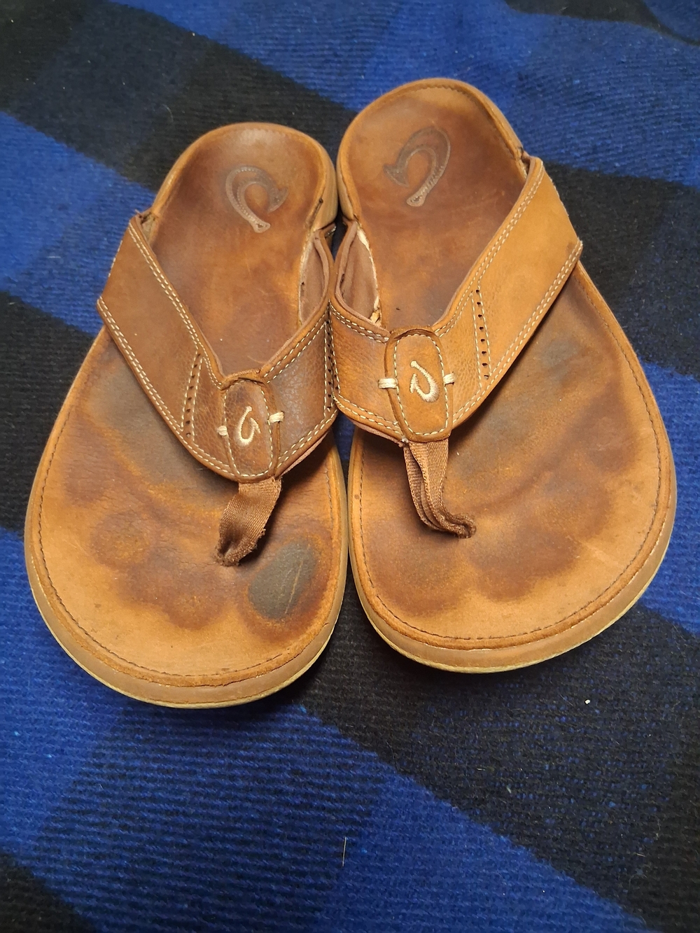 OluKai Men's Brown Leather Toe-Post Flip-Flops